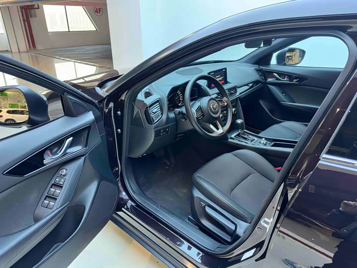 Фото 9 - Mazda CX-4