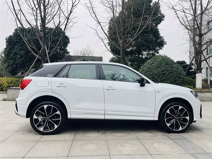 Фото 8 - Audi Q2L