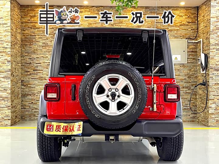 Фото 4 - Jeep Wrangler