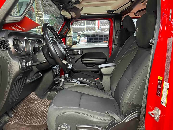 Фото 6 - Jeep Wrangler