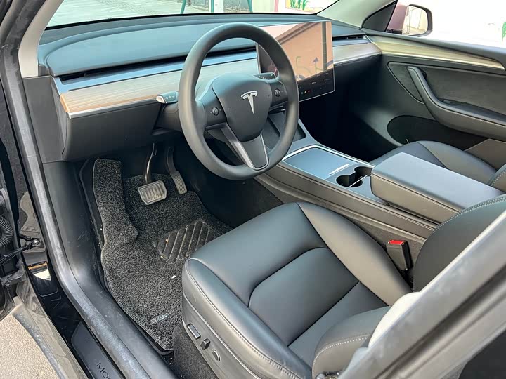 Фото 8 - Tesla Model Y