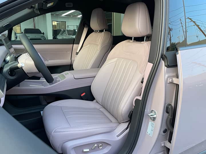 Фото 7 - Nio Onvo L60