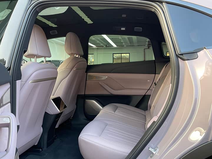 Фото 9 - Nio Onvo L60