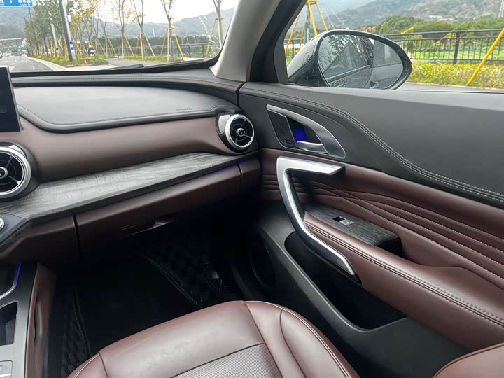 Фото 9 - Wey VV7