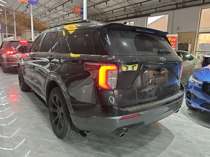 Фото 5 - Ford Explorer