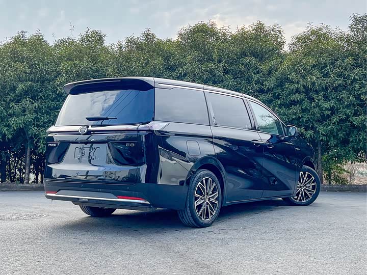 Фото 4 - GAC Trumpchi E8