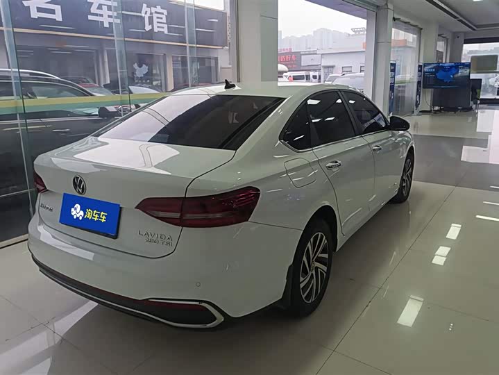 Фото 3 - Volkswagen Lavida