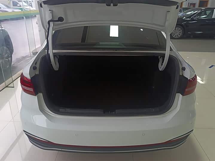 Фото 4 - Volkswagen Lavida