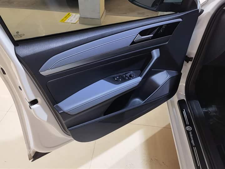 Фото 7 - Volkswagen Lavida