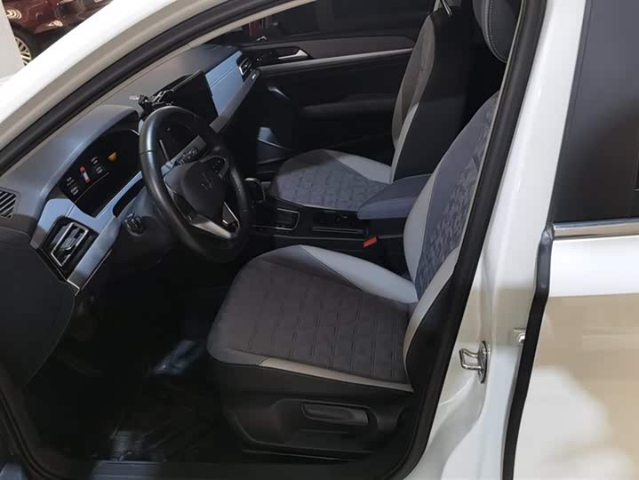 Фото 9 - Volkswagen Lavida