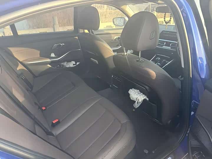 Photo 4 - BMW 3 Series