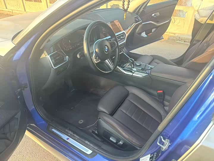 Photo 6 - BMW 3 Series