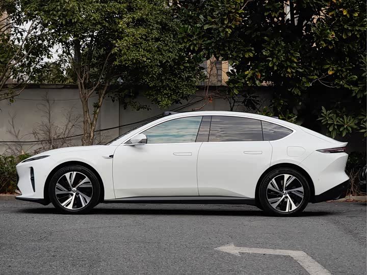 Фото 3 - Nio ET5