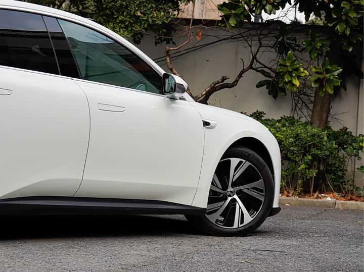 Фото 7 - Nio ET5