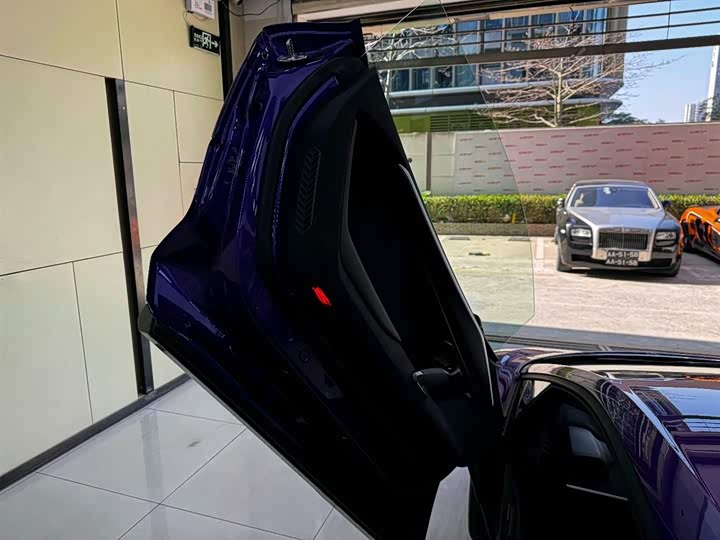 Фото 8 - Lamborghini Revuelto