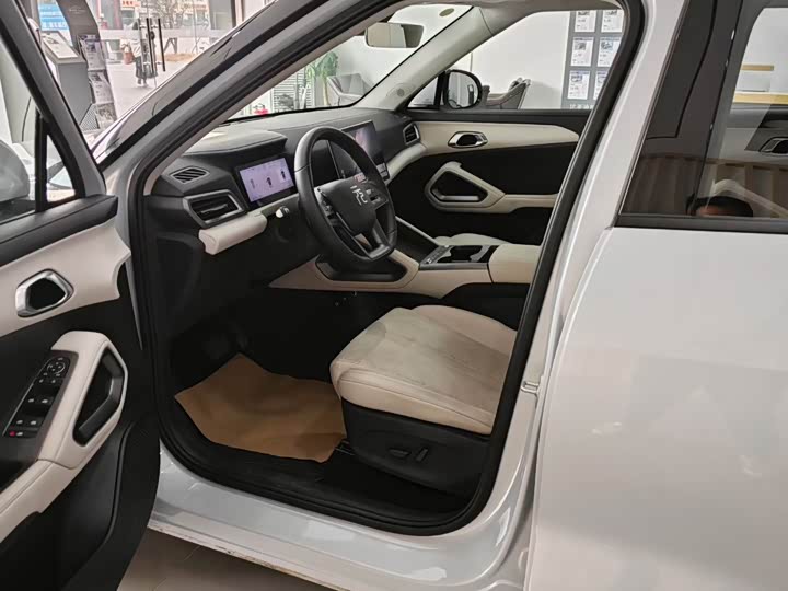 Фото 7 - BYD Yuan Up