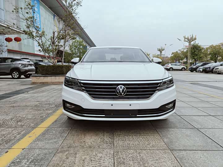 Фото 2 - Volkswagen Lavida