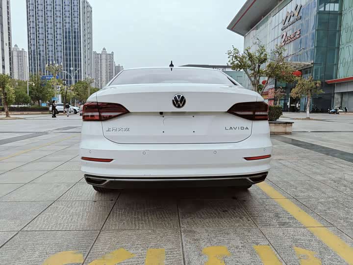 Фото 7 - Volkswagen Lavida