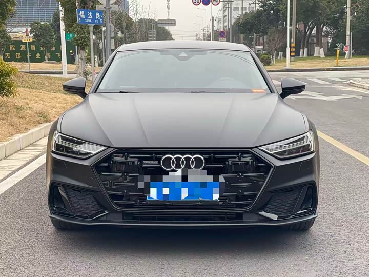 Фото 2 - Audi A7L