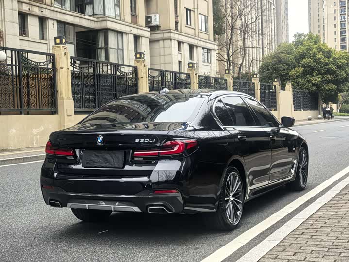 Фото 4 - BMW 5 Series