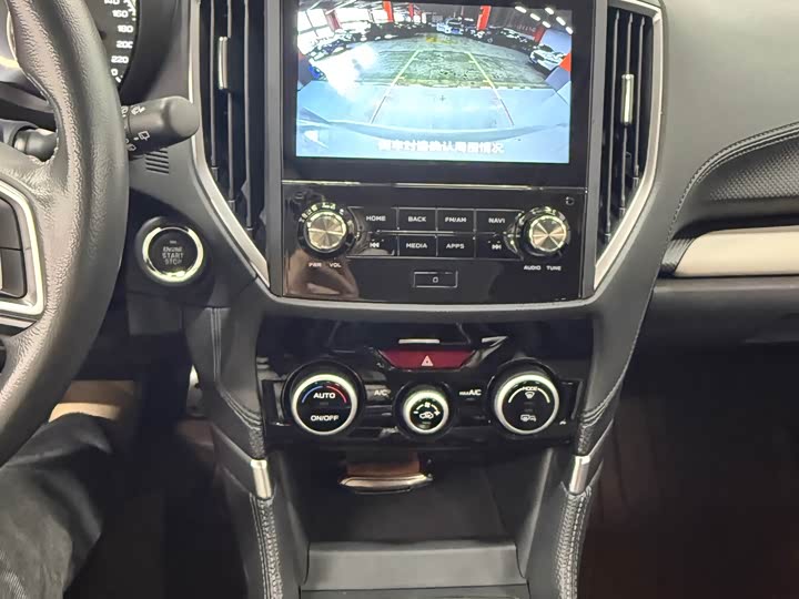 Фото 8 - Subaru Forester