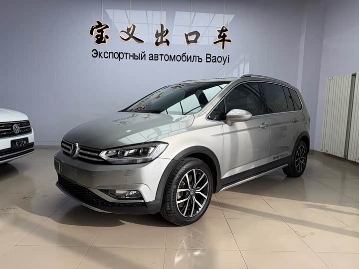 Фото 1 - Volkswagen Touran L