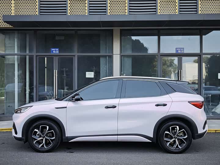 Фото 3 - BYD Yuan Plus