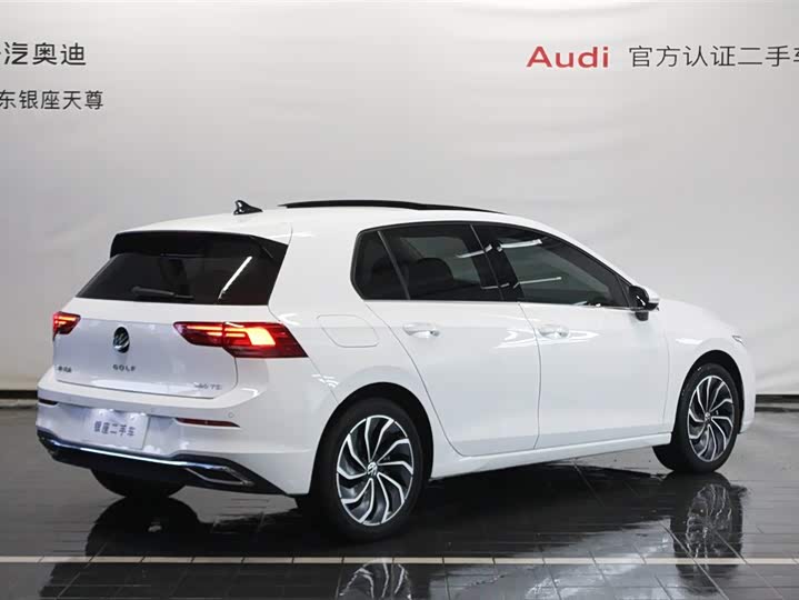 Фото 5 - Volkswagen Golf