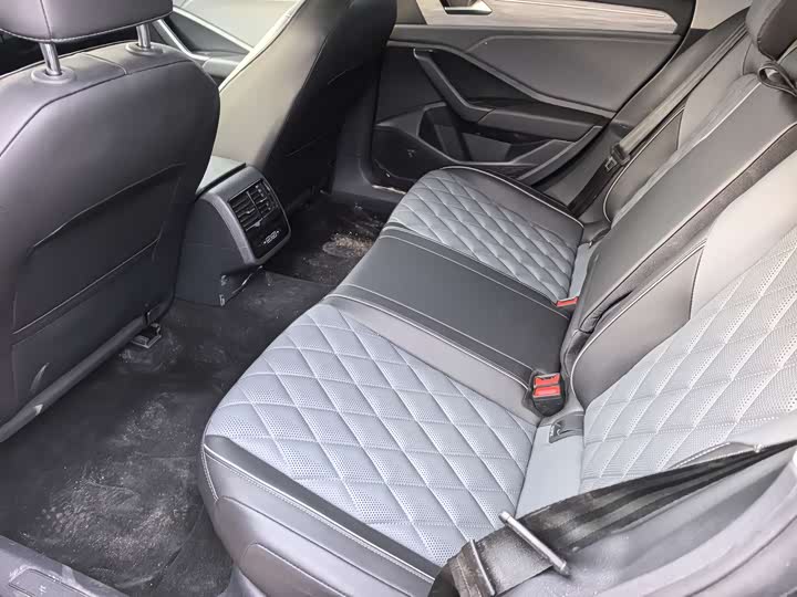 Фото 5 - Volkswagen Sagitar L