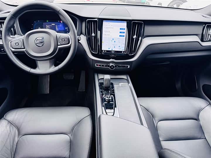 Фото 6 - Volvo XC60