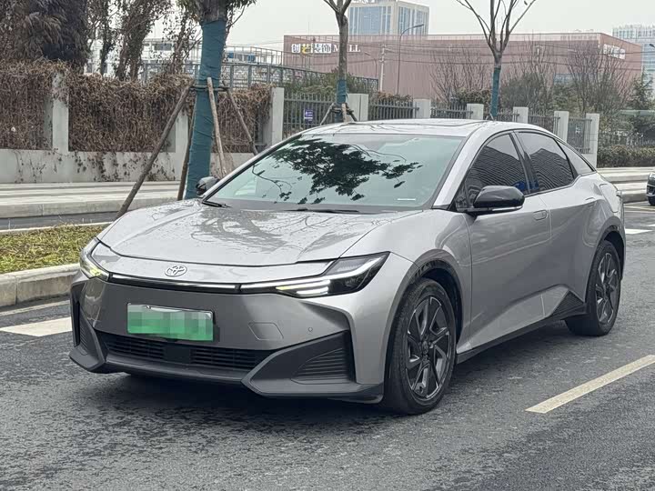 Фото 1 - Toyota bZ3