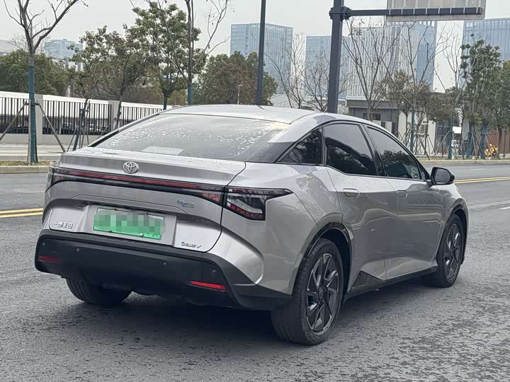 Фото 3 - Toyota bZ3