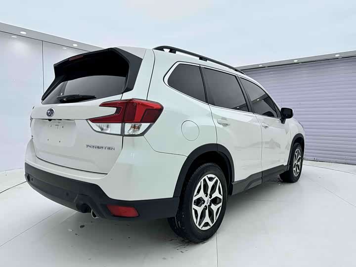 Фото 4 - Subaru Forester