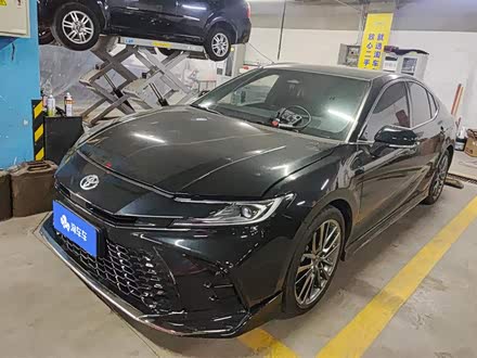 Фото 1 - Toyota Camry