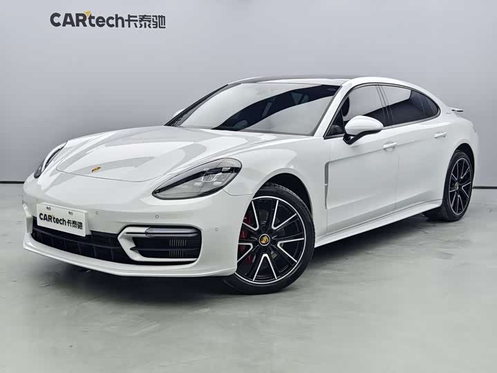 Фото 1 - Porsche Panamera