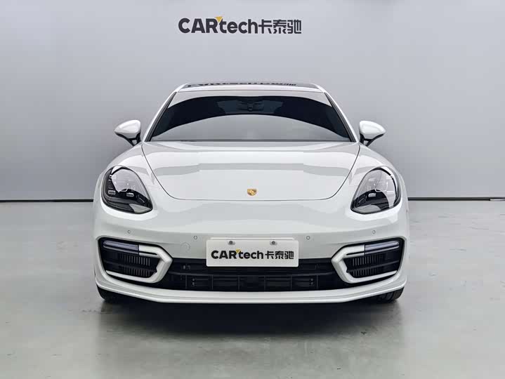 Фото 3 - Porsche Panamera