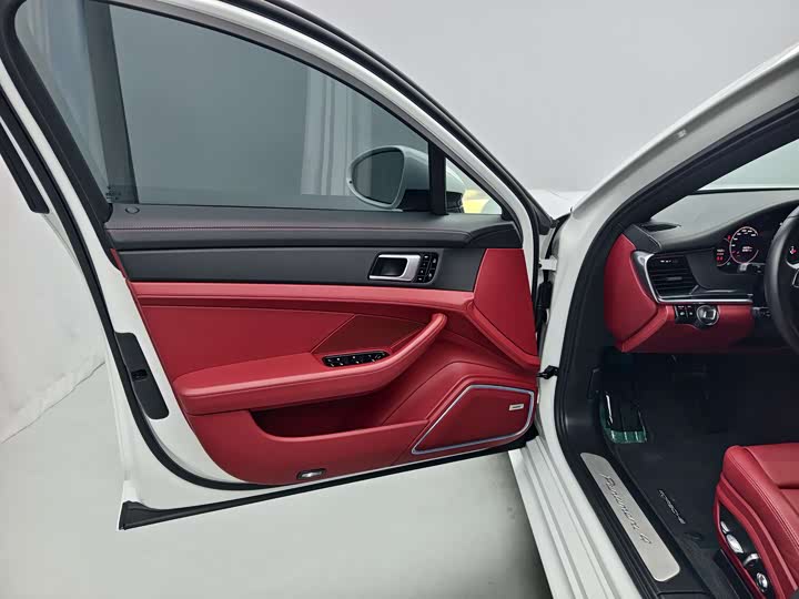 Фото 7 - Porsche Panamera
