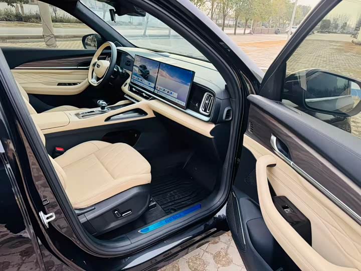 Photo 4 - Geely Monjaro