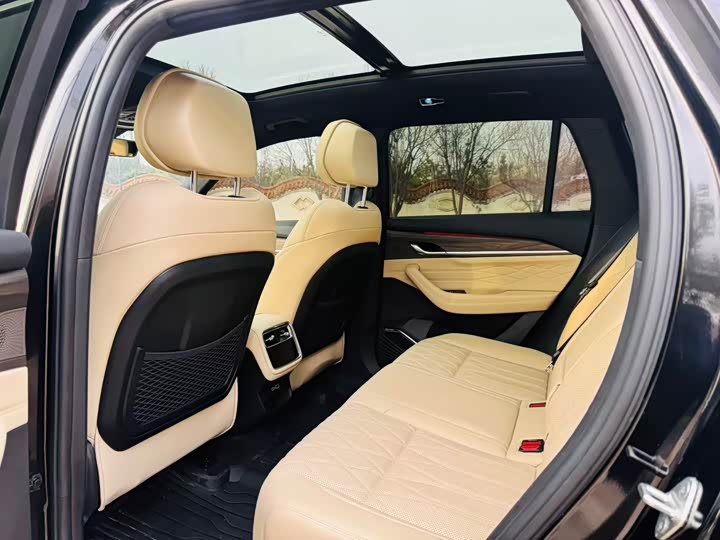 Photo 7 - Geely Monjaro