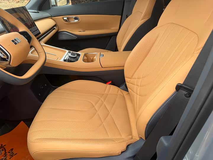 Фото 9 - Geely Galaxy Starship 7