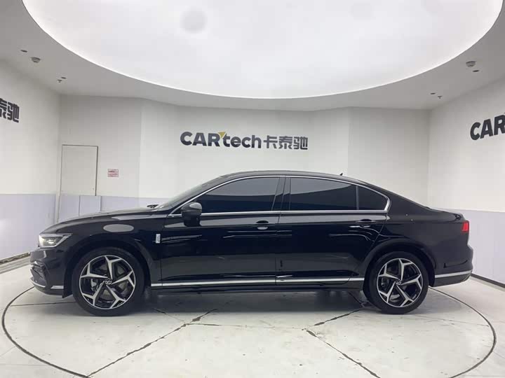 Фото 4 - Volkswagen Magotan