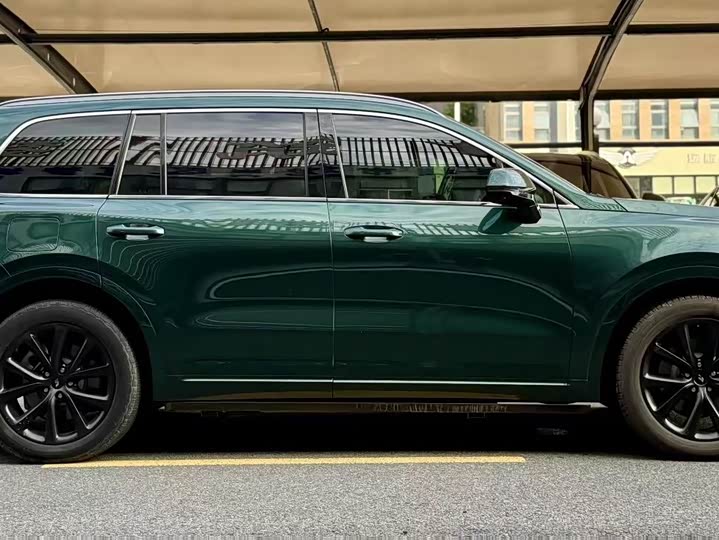 Фото 3 - LiXiang One