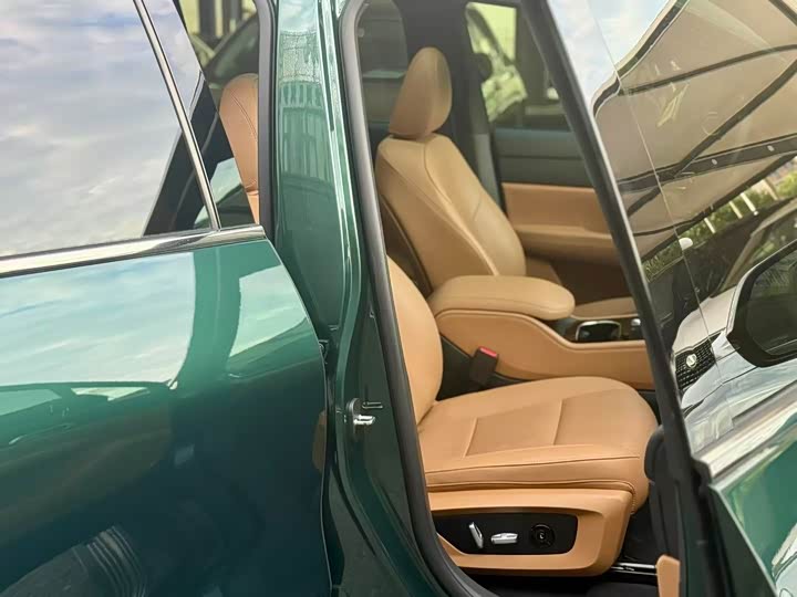 Фото 5 - LiXiang One