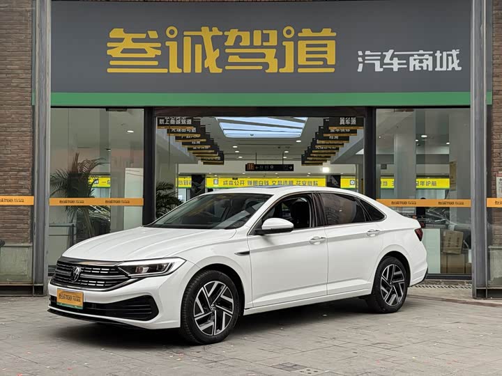 Фото 1 - Volkswagen Sagitar L