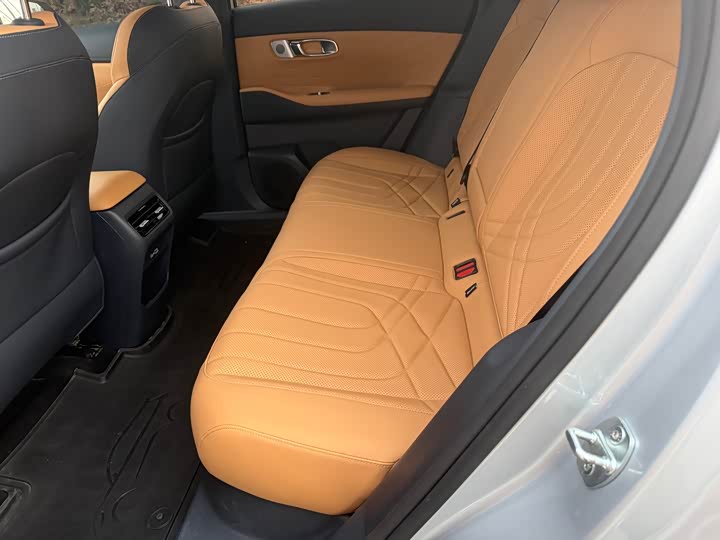 Фото 7 - Geely Galaxy Starship 7