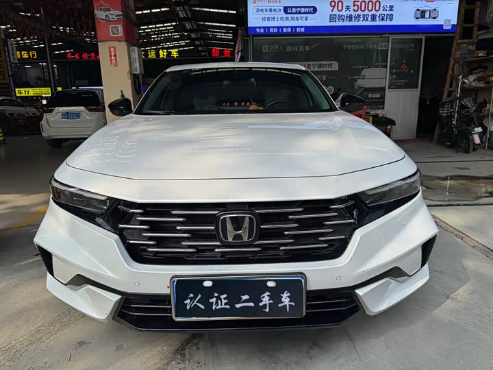 Фото 2 - Honda Accord