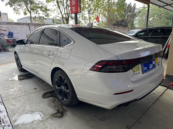 Фото 3 - Honda Accord