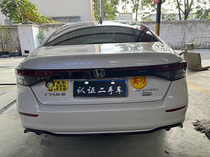 Фото 4 - Honda Accord