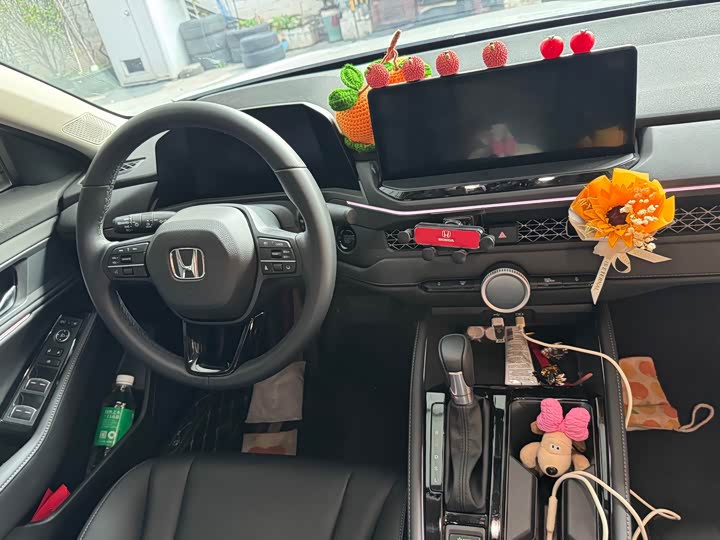 Фото 8 - Honda Accord