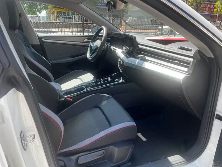 Фото 7 - Volkswagen Lamando L